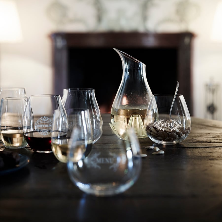 https://blog.discountmugs.com/hs-fs/hubfs/blog-files/Riedel_101_10_Things_We_Love_About_Its_Fine_Craftmanship/Riedel%20O%20Collection%20Stemless%20Wine%20Glasses.jpg?width=901&name=Riedel%20O%20Collection%20Stemless%20Wine%20Glasses.jpg
