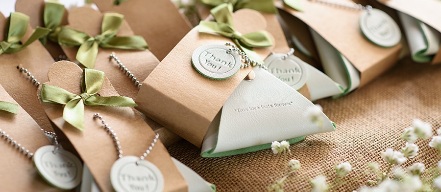 How to create pintrest worthy wedding favors